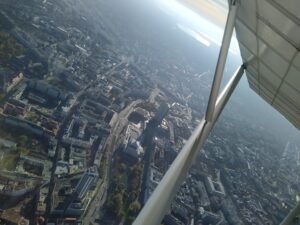 Blick auf die Stadt Leipzig aus dem Flugzeug.